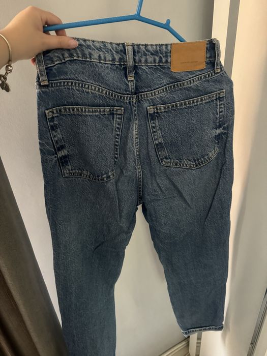Дънки на Zara, Bershka