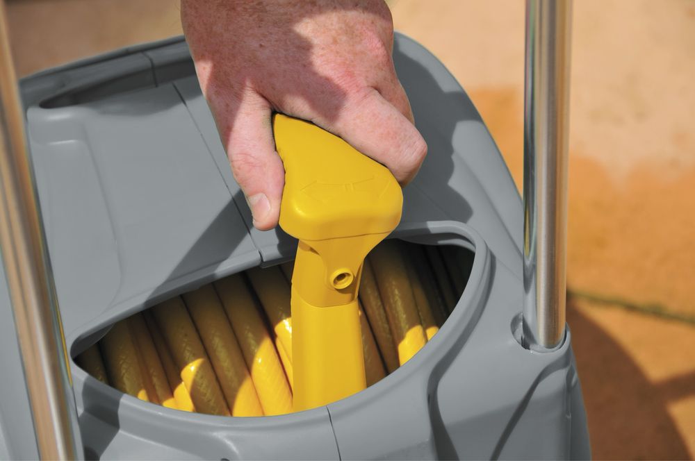 Механическая катушка на колесах со шлангом HoZelock CartFastReel 30m