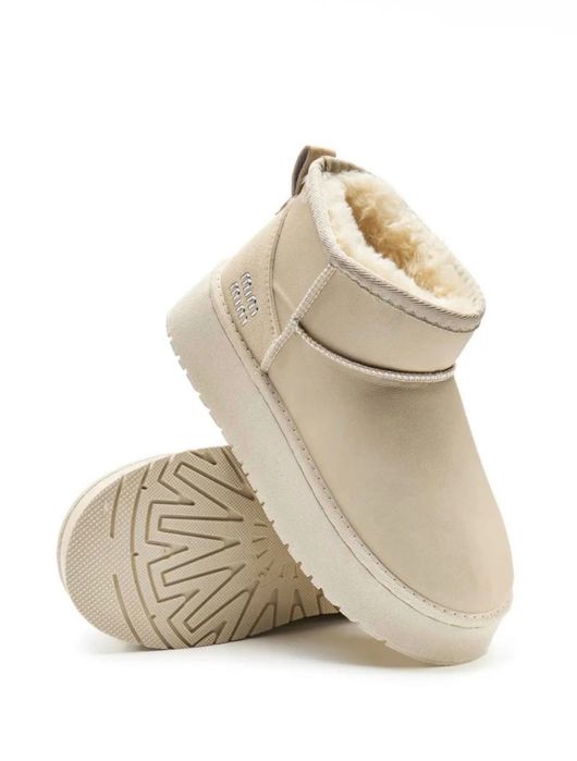 Угги миу миу в молочном цвете