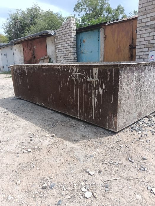 Бак 1 куб  продам