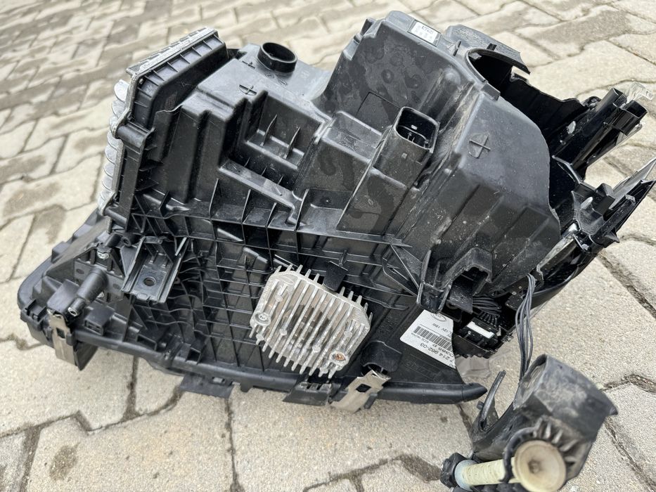 Десен оборудван фар за BMW G30 G31 Adaptive led