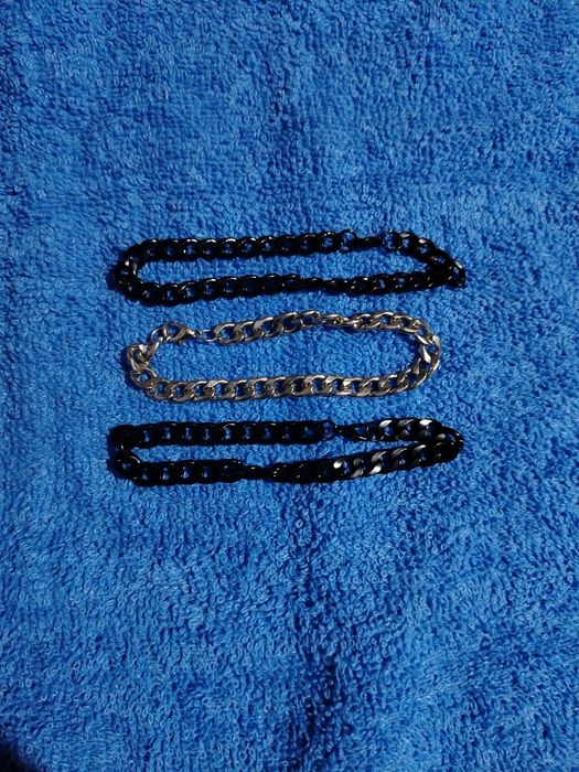 Brățări noi ne folosite