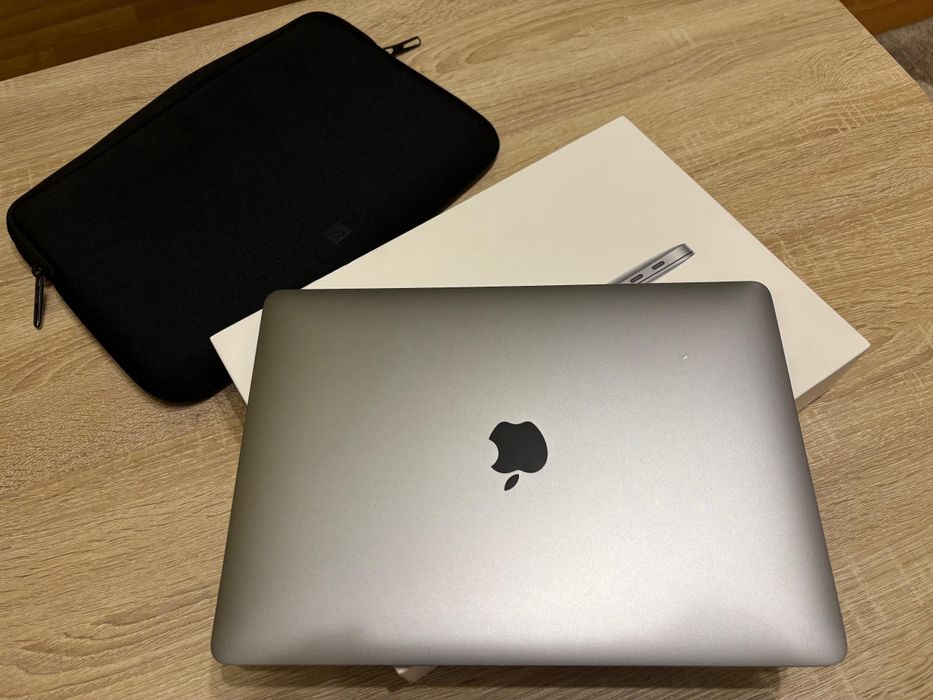 MacBook Air, 13-inch Retina , 2018, i5 , 8GB RAM , 256 GB SSD , ca nou