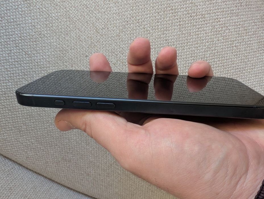 Vand iPhone 15 Pro Max in stare f buna