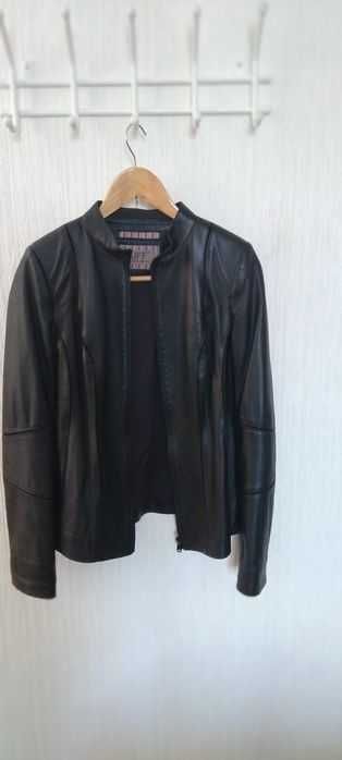 Продам женскую кожаную куртку Турция в идеальном состоянии