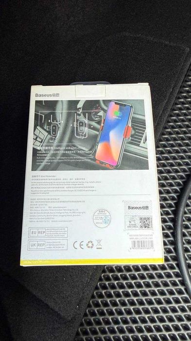 Продается автозарядка подставка для телефона Baseus