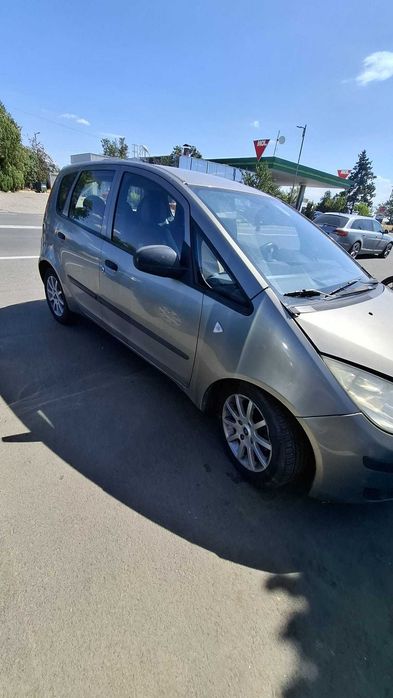 Dezmembrez Mitsubishi Colt