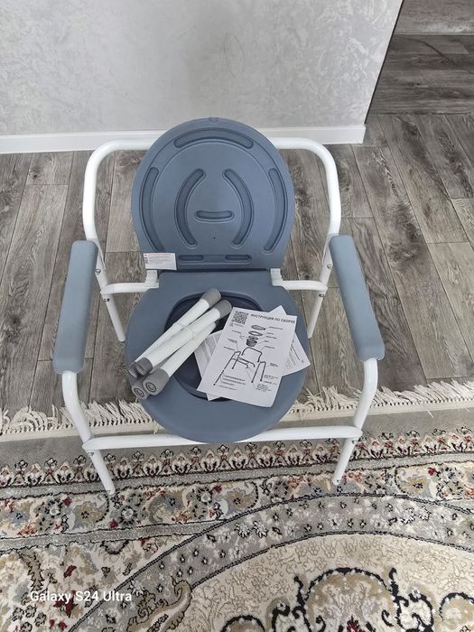 Продам кресло туалет