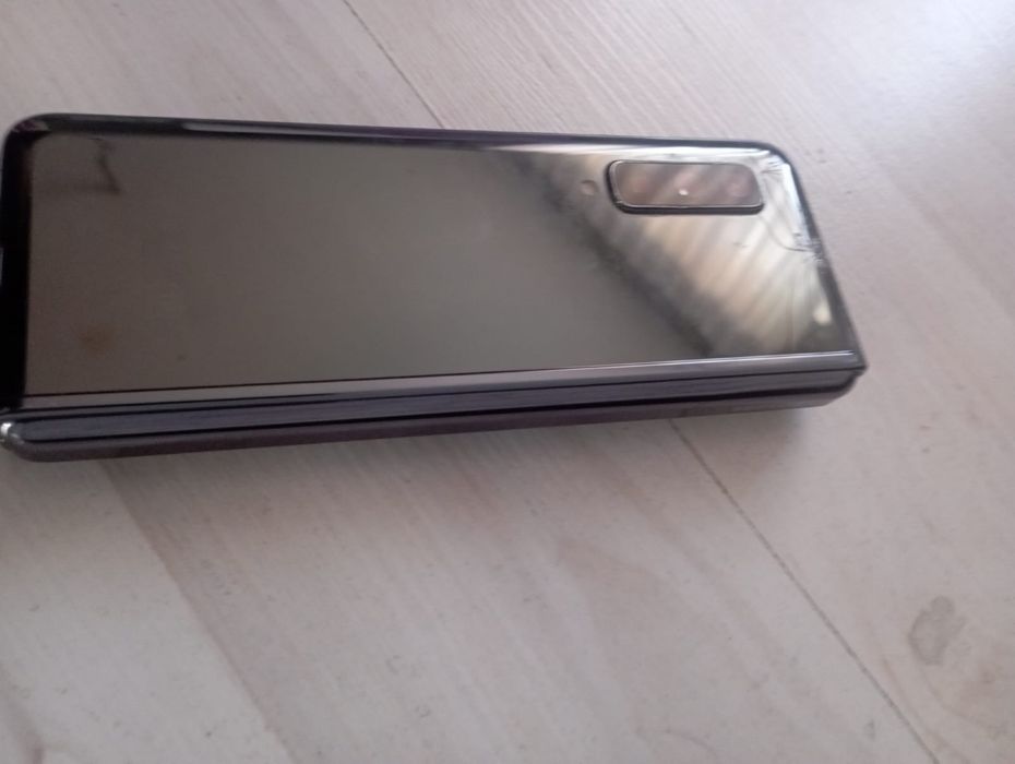 Самсунг ZFold 1,
