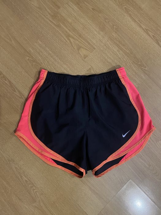 Дамски къси панталони Nike