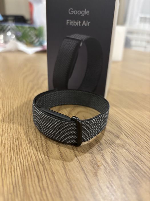 Fitbit air фитнес гривна google obsidian black