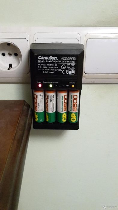 Зарядное устройство Camelion для батареек