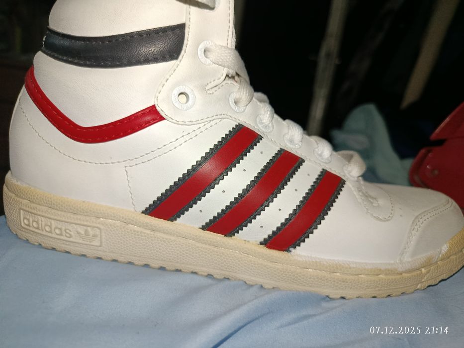 Продаются новые кроссовки