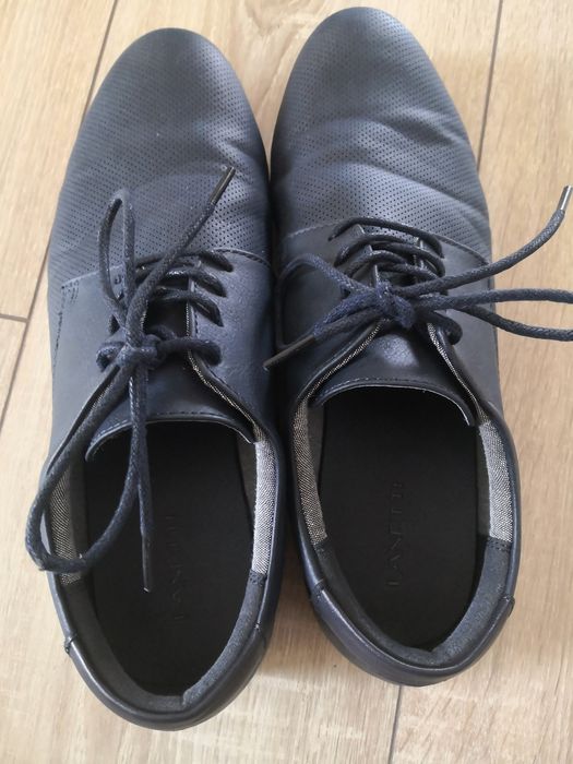 Pantofi mărimea 40