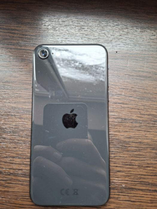 Iphone SE 64gb..