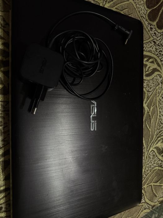 Ноутбук ASUS офисный