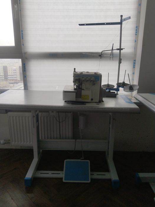 Продам швейная машина оверлог