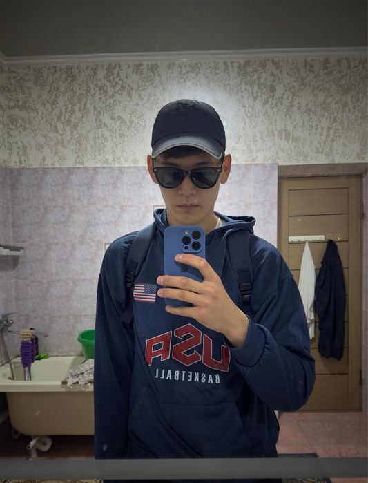 продаются очки Rayban