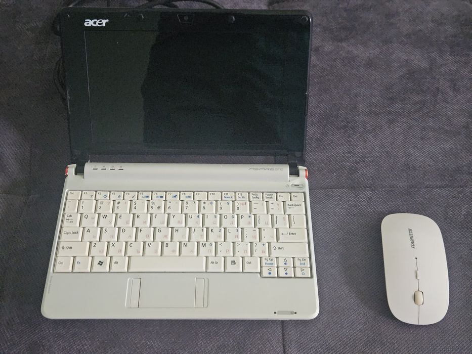 Мини лаптоп Acer