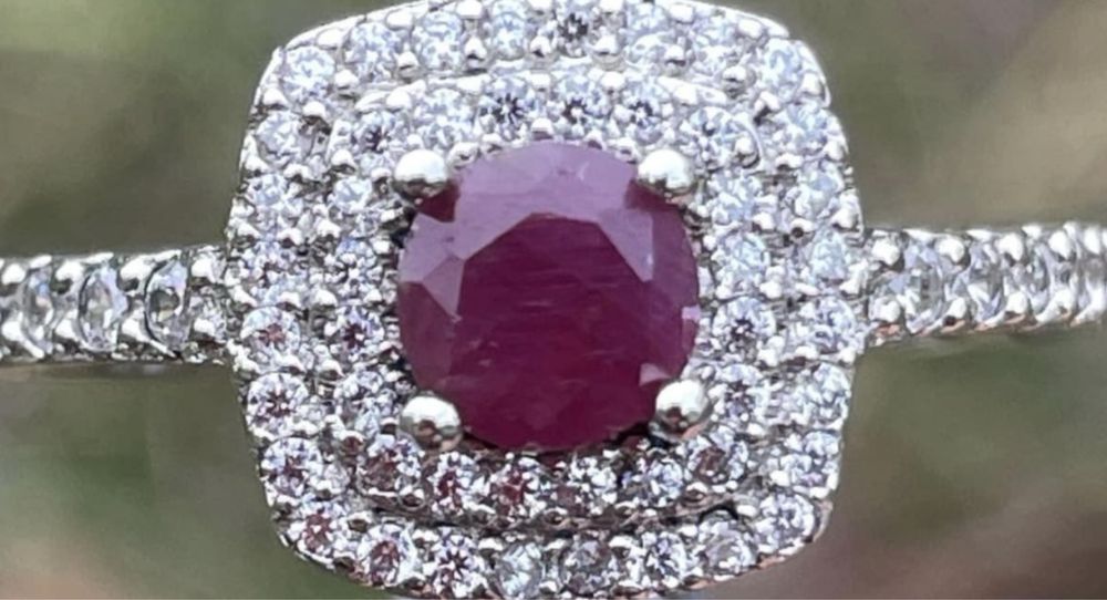 Сребърен пръстен с естествен рубин