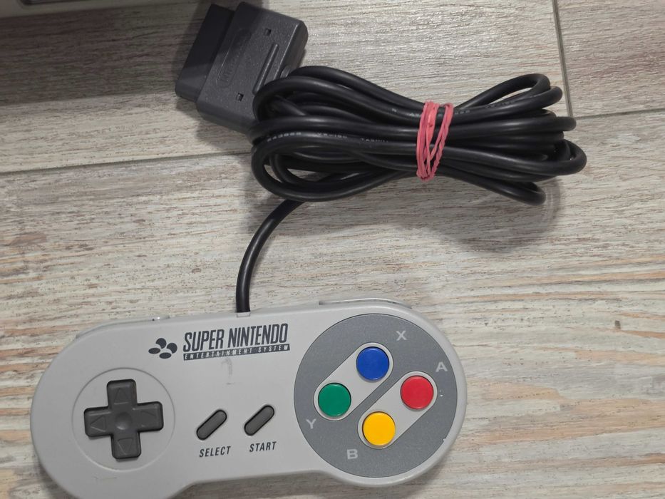 Super Nintendo Entertainment System SNES cu joc versiunea PAL