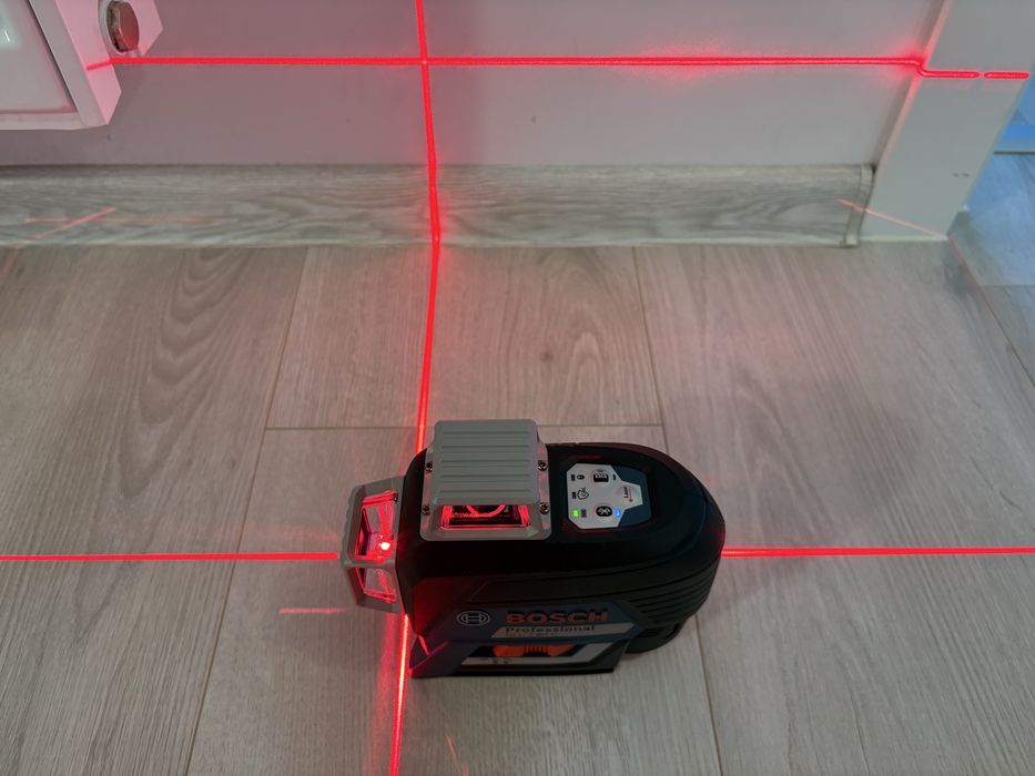 Nivela Laser Bosch GLL 3-80 C profesionala