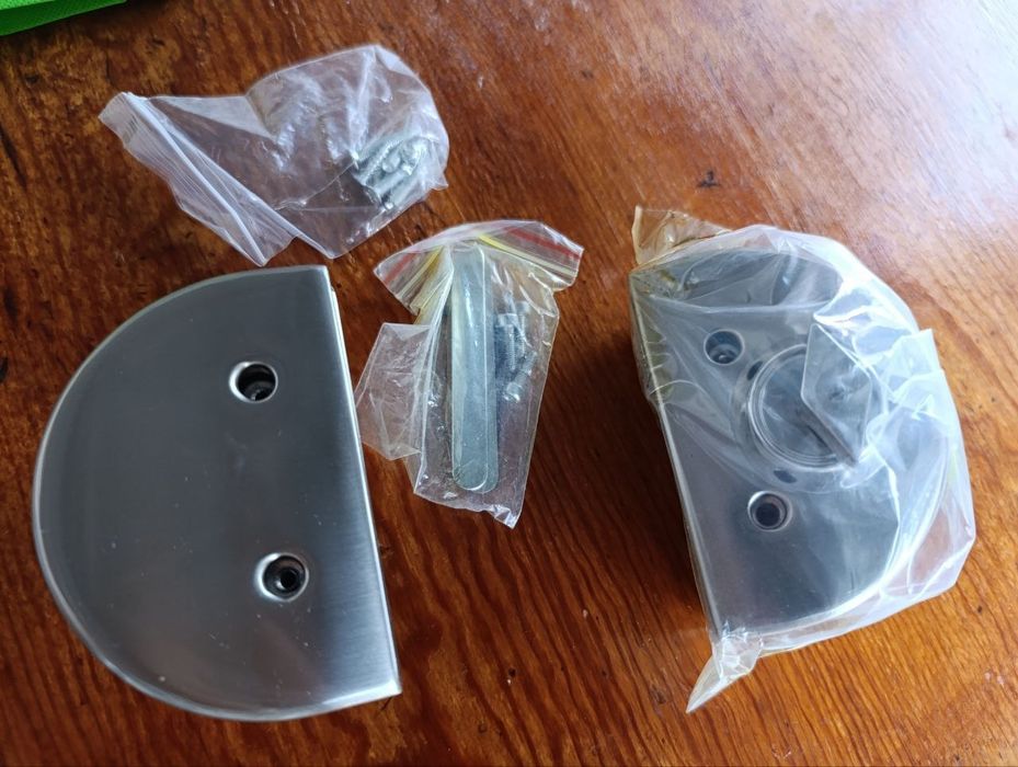 Продаю замки на стеклянную дверь верхний и нижний