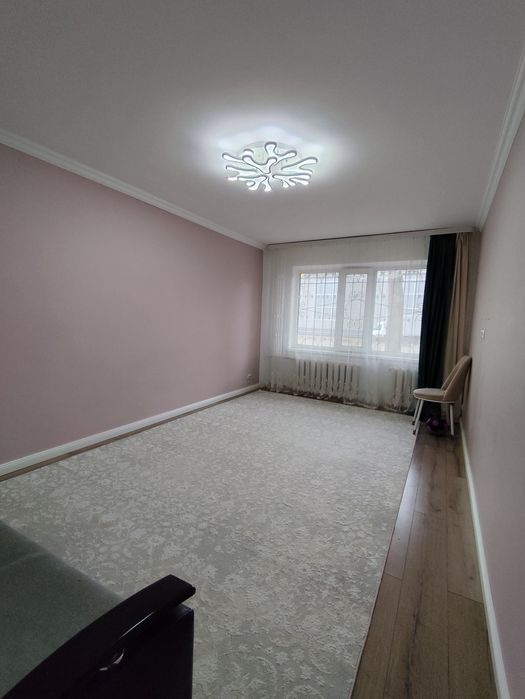 Продам 4х ком квартиру в центре города.