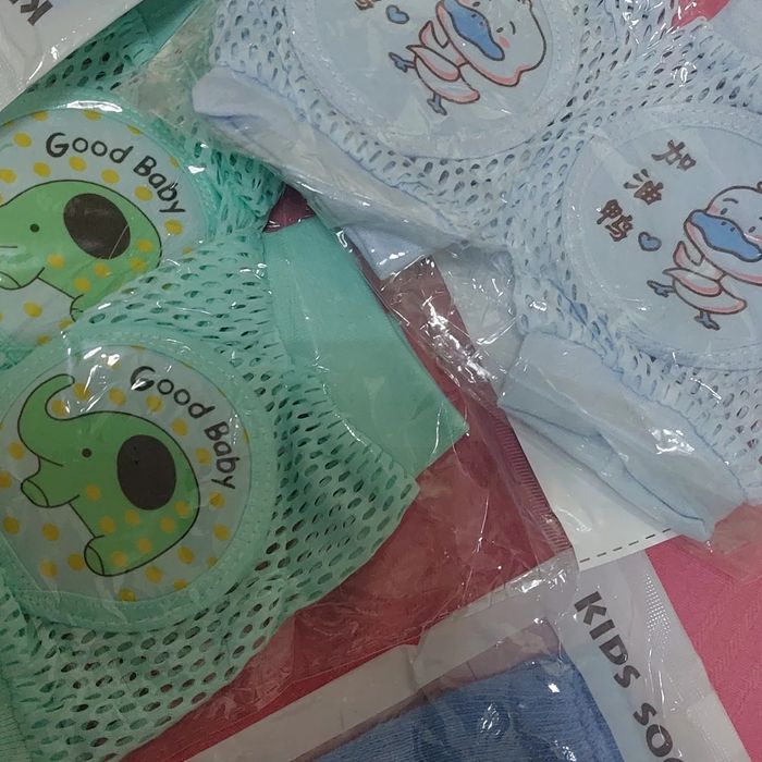 Bolalar uchun shlem va tizzani himoya qilish uchu qulay havfsiz n