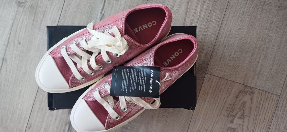 Нови кецове Converse