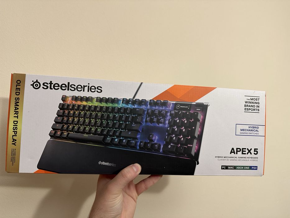 Tastatură gaming rgb Steelseries apex 5 noua sigilata