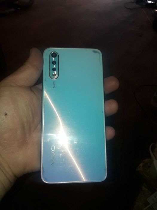 Смартфон Vivo v17 neo