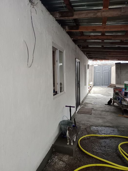 Уй сотилади Таваксай РТС Бустонлик район. 3 сотик 4 та хона 32500$