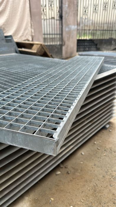 Trepte zincate galvanizate