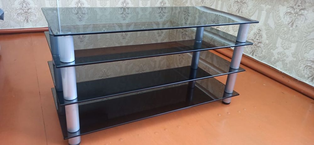 Продам столик под телевизор