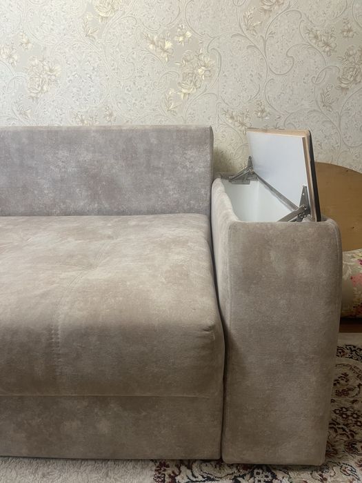 Продам диван в хорошем состоянии