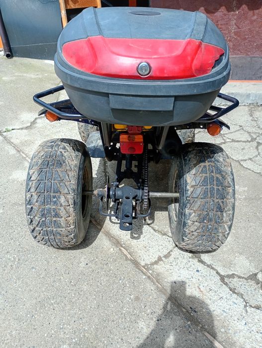 Vând sau schimb atv