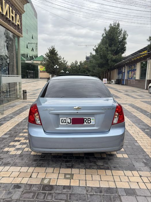 Lasetti 2013-yil Avtamat. 1,6 sotiladi