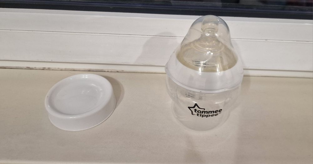 Tommee Tippee Електрически уред за приготвяне на адаптирано мляко