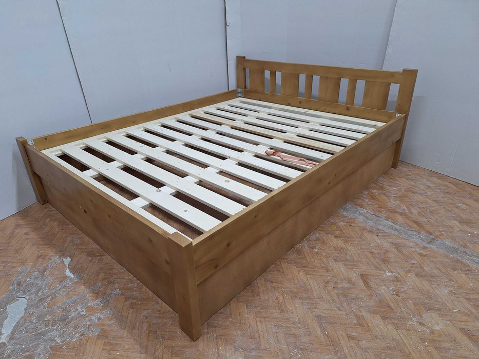 TRANSPORT GRATUIT.Pat din lemn masiv. cu spatiu pt depozitare Cod 208