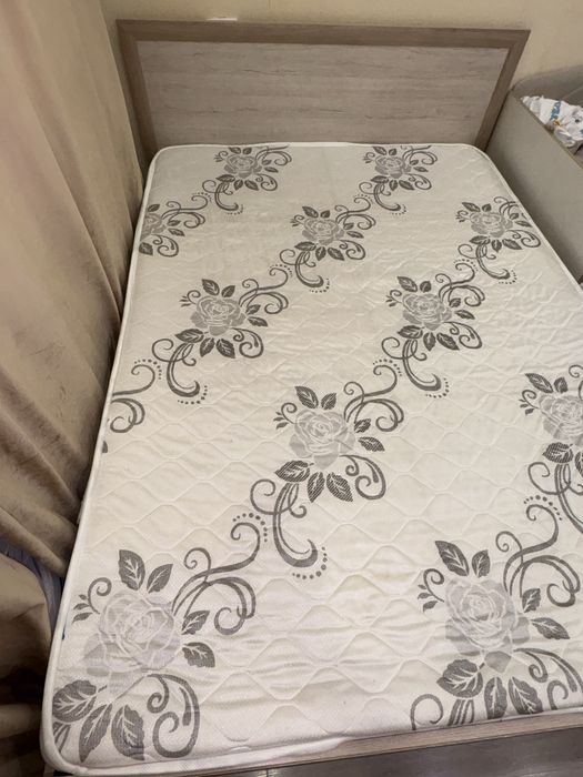 Продам кровать двуспальную