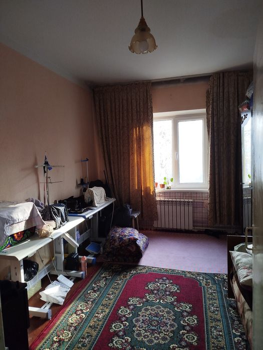 Продам кв в 8 микрорайоне с центральной отоплением