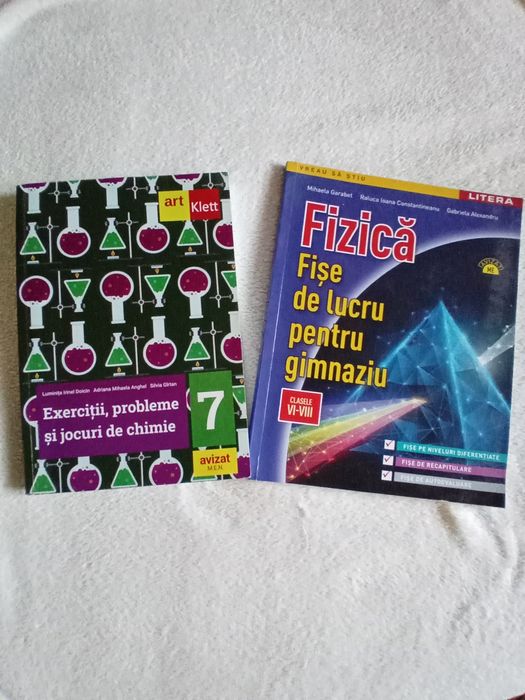 Vând culegere Fizică/Chimie/Matematică