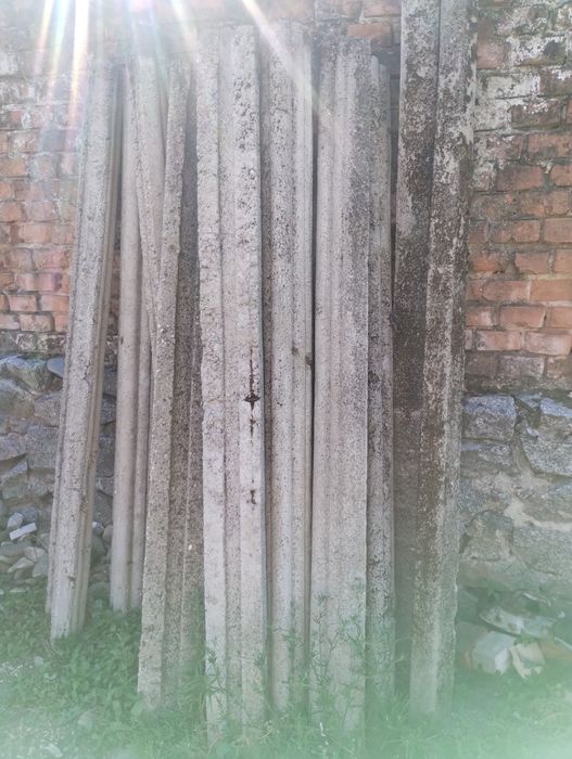 Vând stâlpi de beton