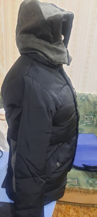 Продаю куртки на подростка