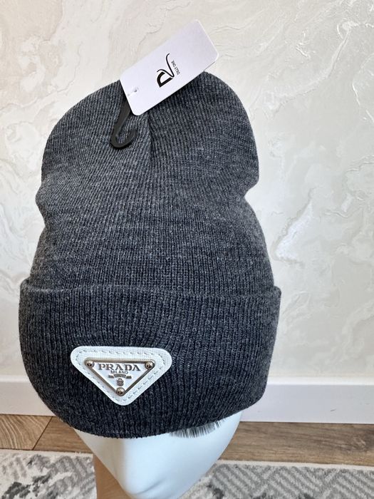 500 тг, шапки новые