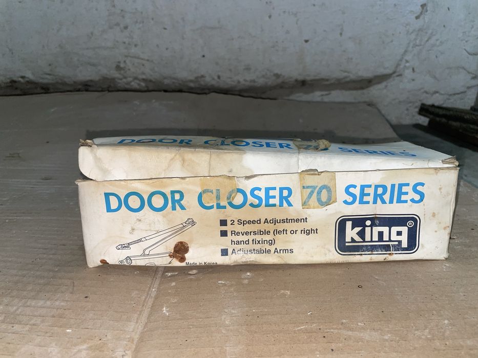 Доводчик дверной новый