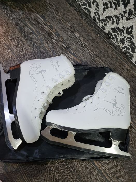 Коньки 37 размер,тёплые