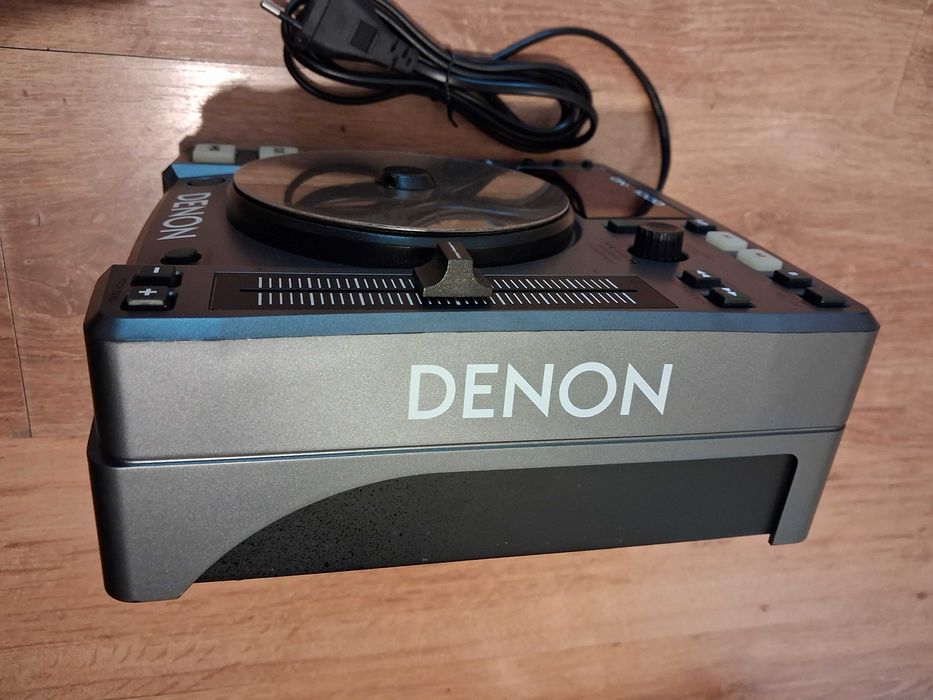 CD плеър DENON DN-S1000