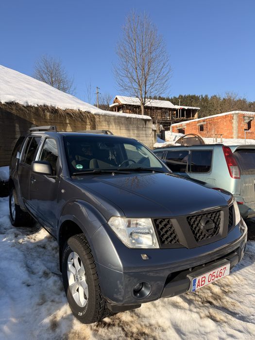 Nissan Pathfinder 2005 – 2.5 Diesel, Automată, 4x4 cu reductor